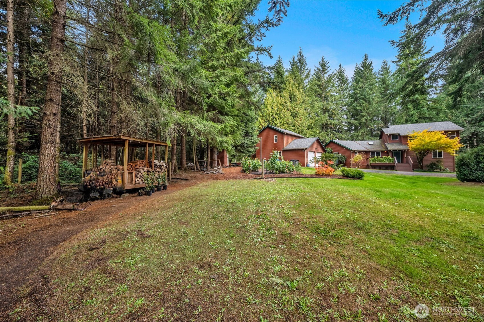 1038 Ne Blue Ridge Drive Property Photo 1