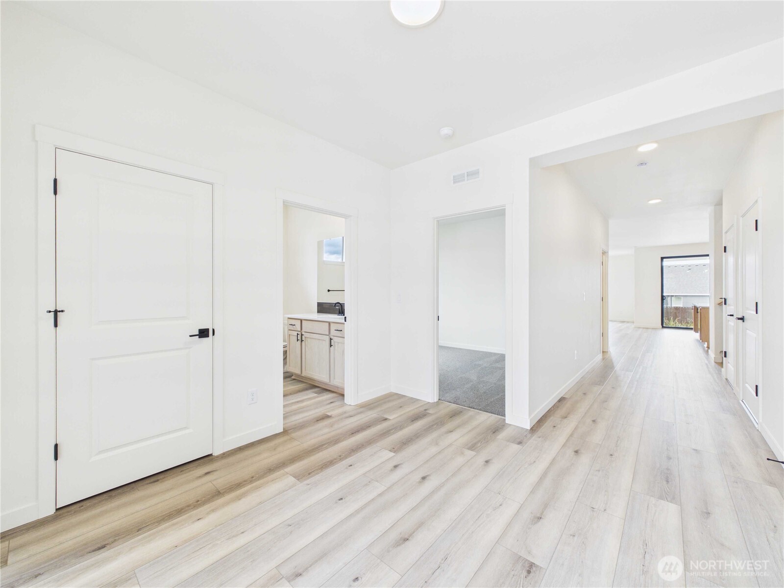 701 Powell Avenue Property Photo 4