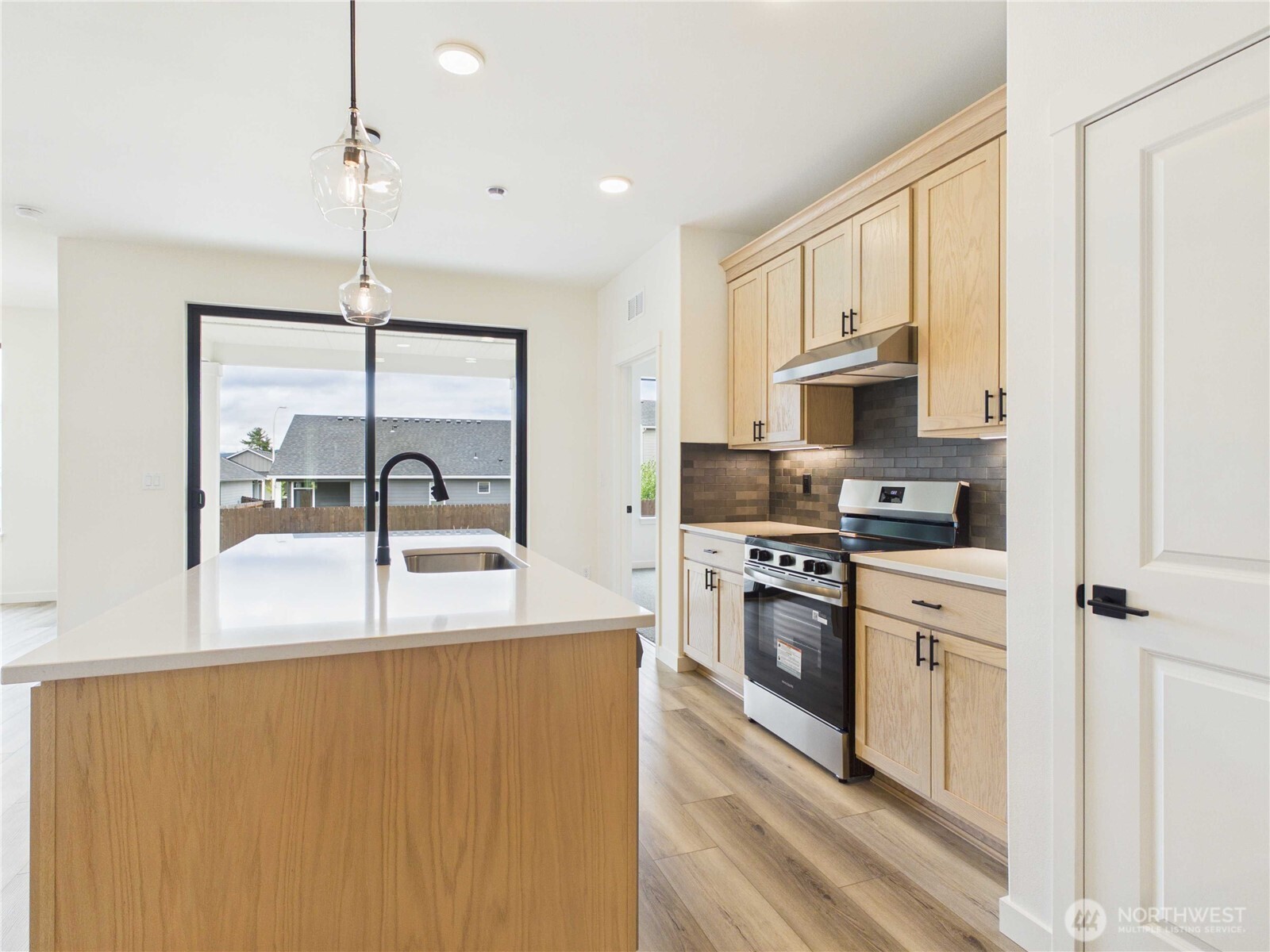 701 Powell Avenue Property Photo 11