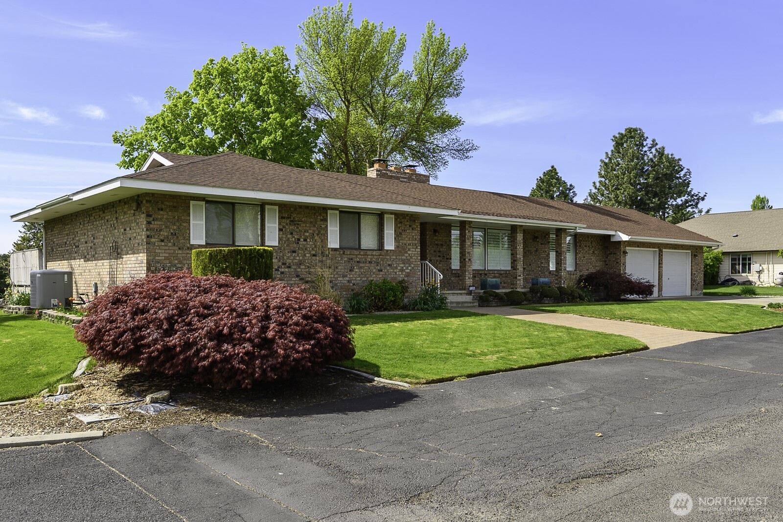 725 Canterbury Road Property Photo 3