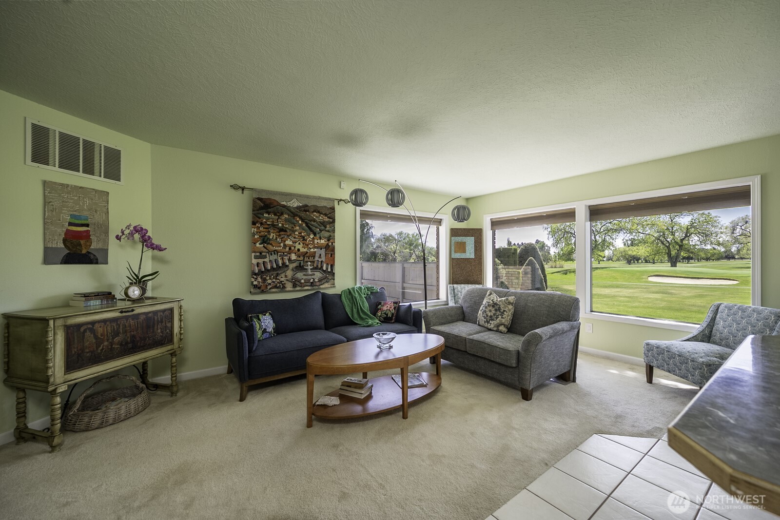 725 Canterbury Road Property Photo 8