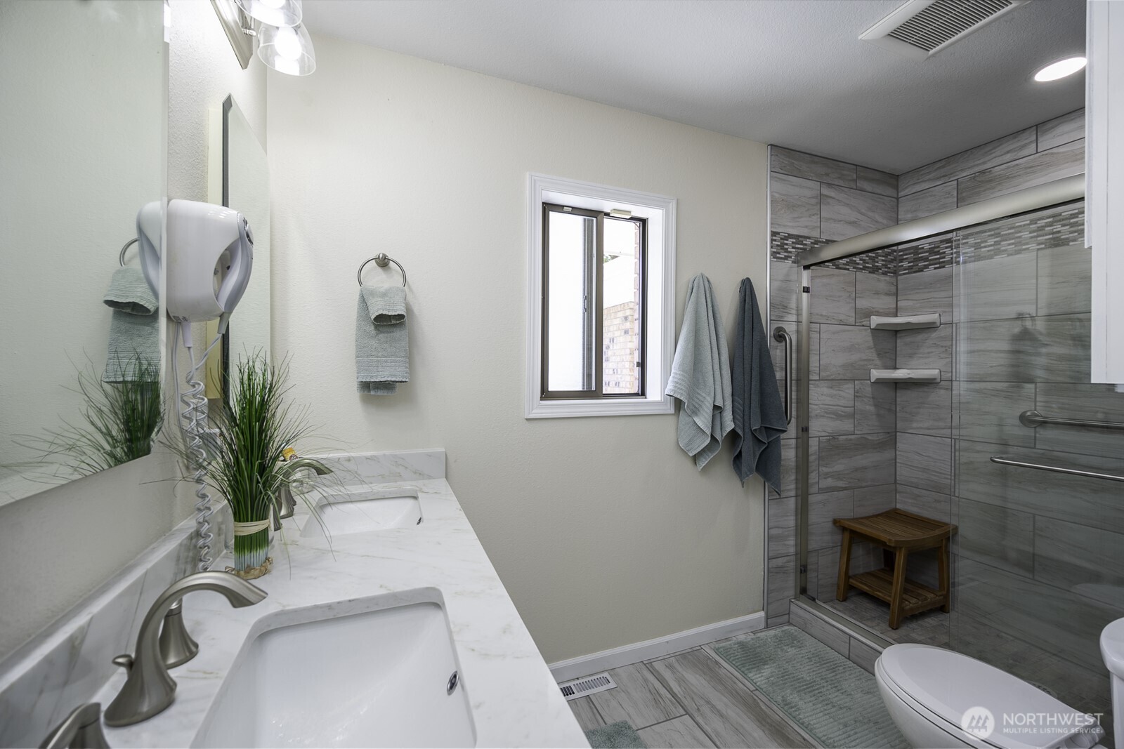 725 Canterbury Road Property Photo 24