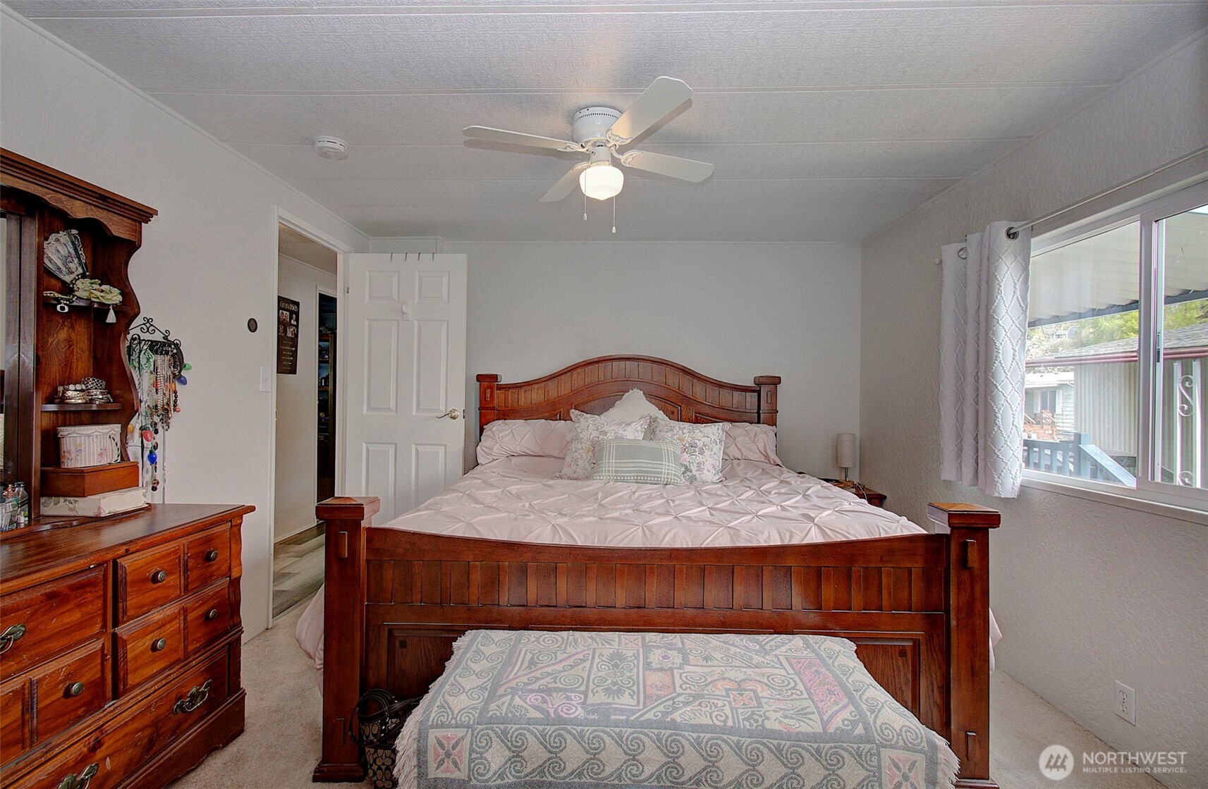 2424 Nightingale Lane Property Photo 14