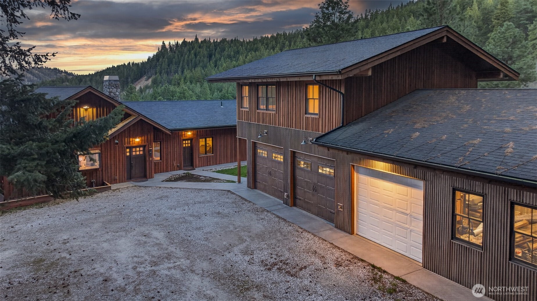 215 Lois Lane Property Photo 2