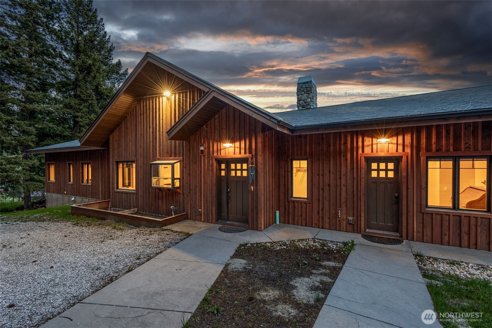 215 Lois Lane Property Photo 3