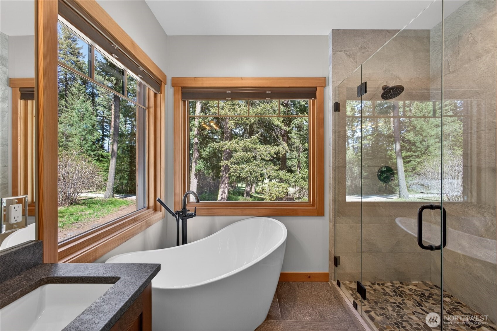215 Lois Lane Property Photo 15