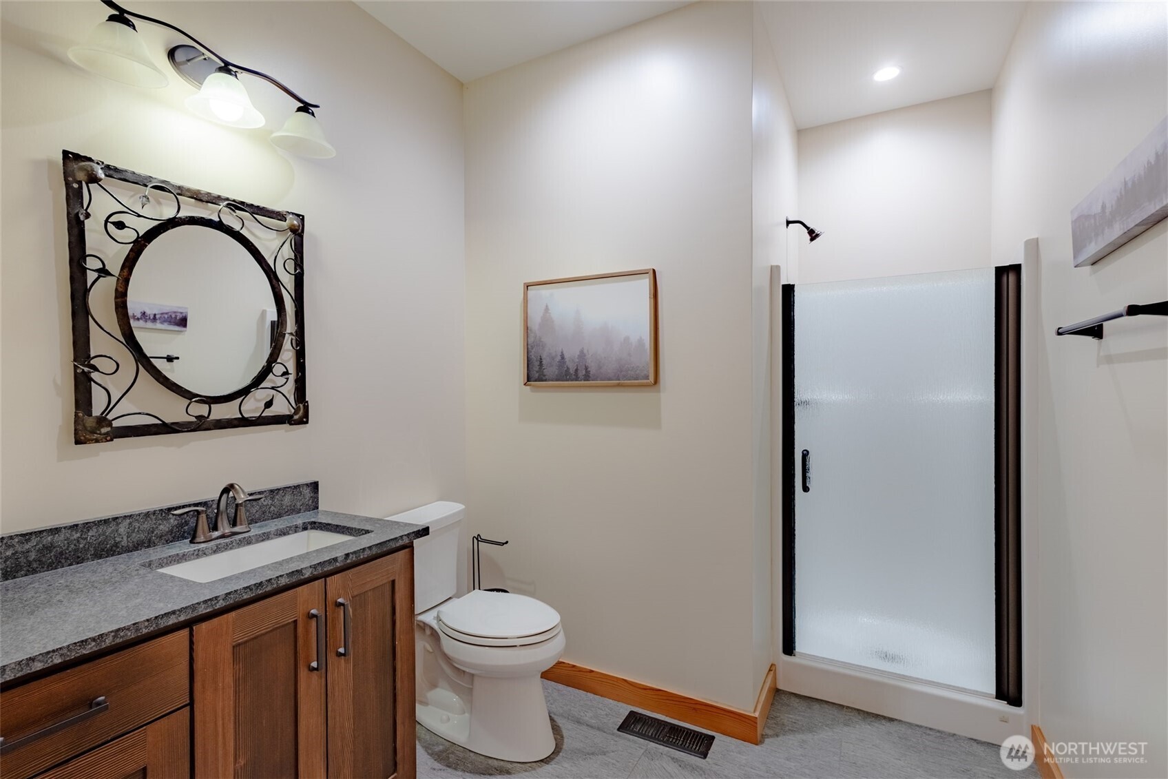 215 Lois Lane Property Photo 18