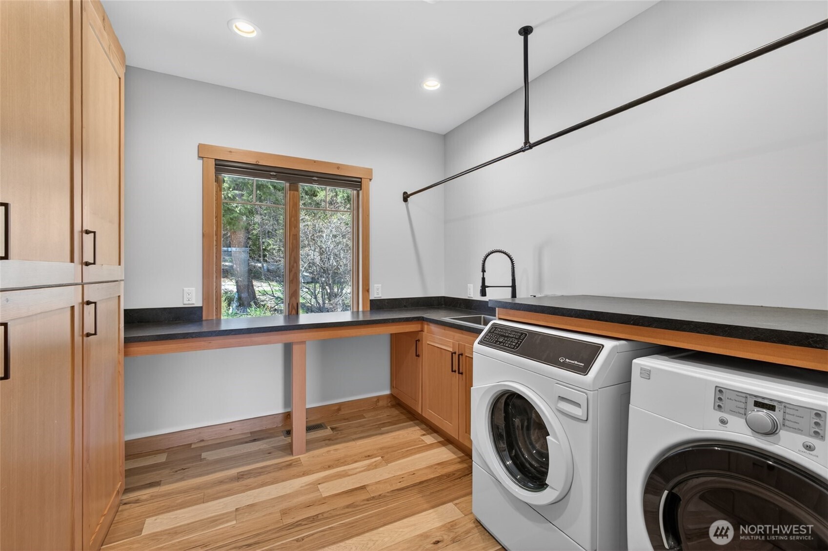 215 Lois Lane Property Photo 21