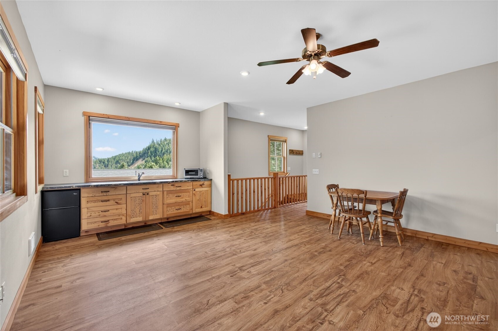 215 Lois Lane Property Photo 35