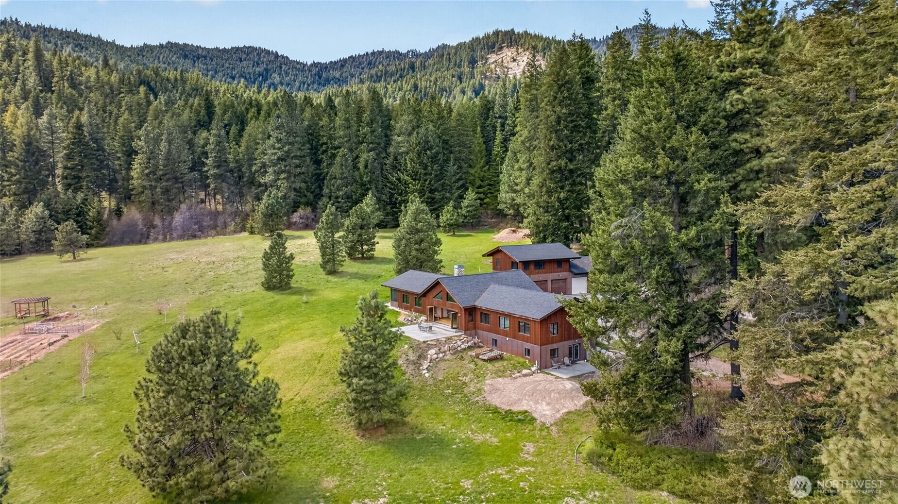 215 Lois Lane Property Photo 38