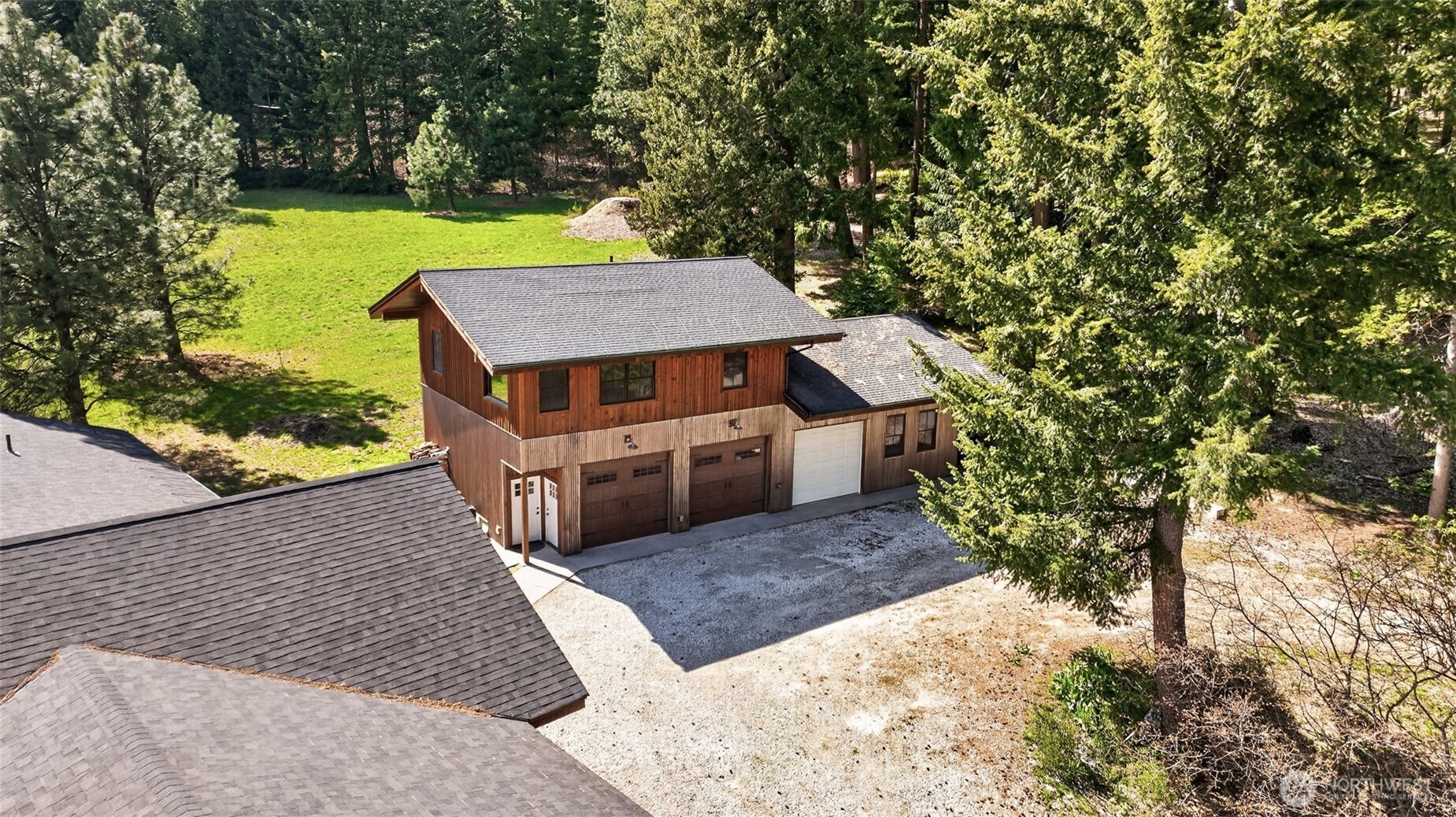 215 Lois Lane Property Photo 39
