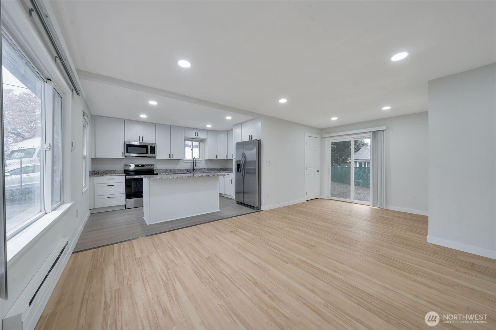904 B Street Property Photo 4