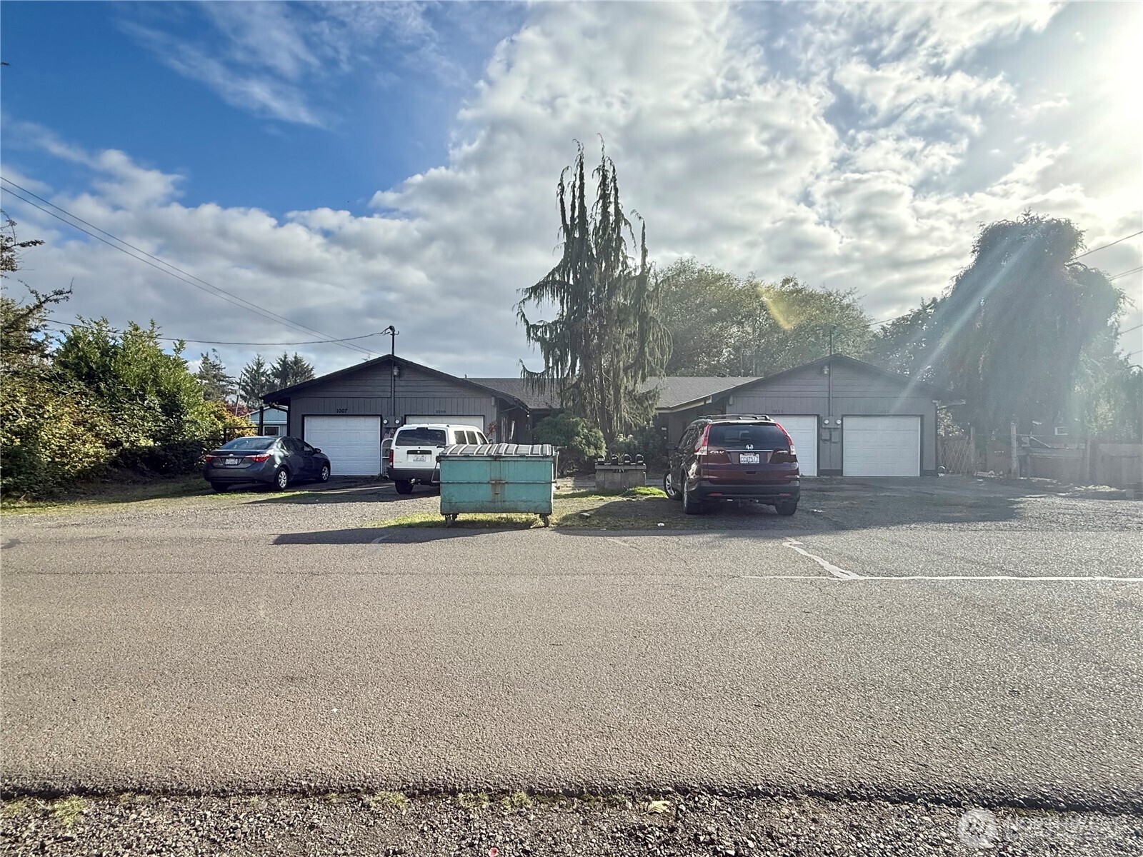 1011 Macfarlane Property Photo 5