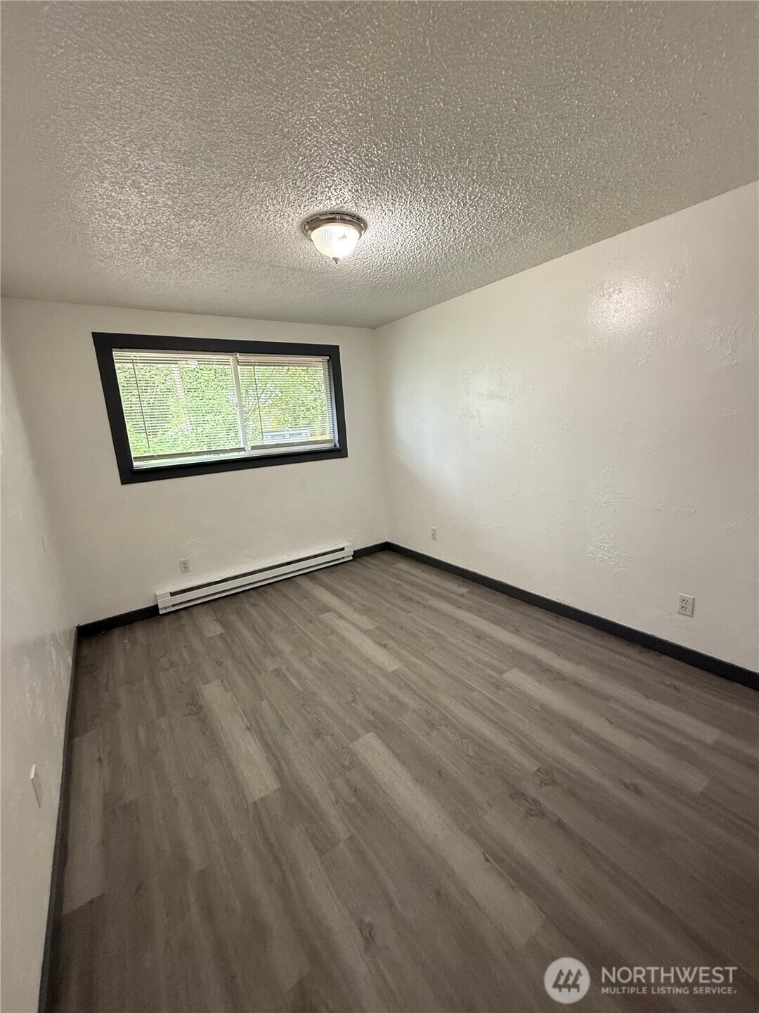 1011 Macfarlane Property Photo 12