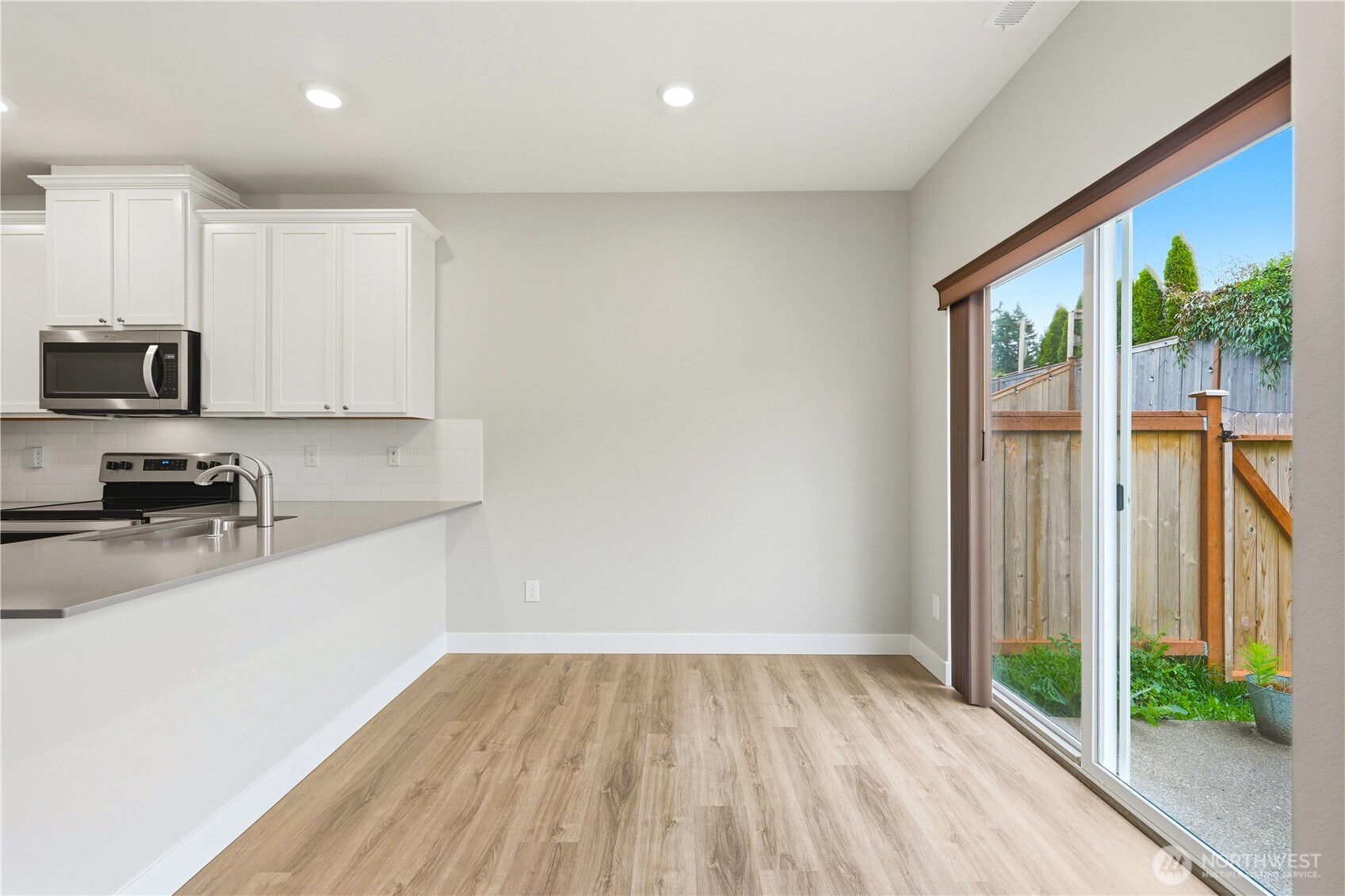 8405 Gilman Way Property Photo 9