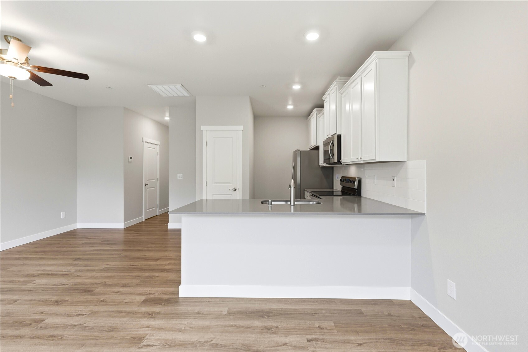 8405 Gilman Way Property Photo 10