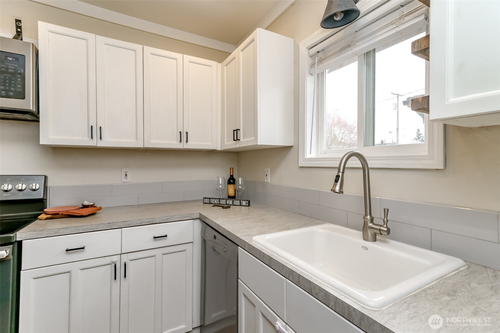 3015 Fredrickson Street Property Photo 4