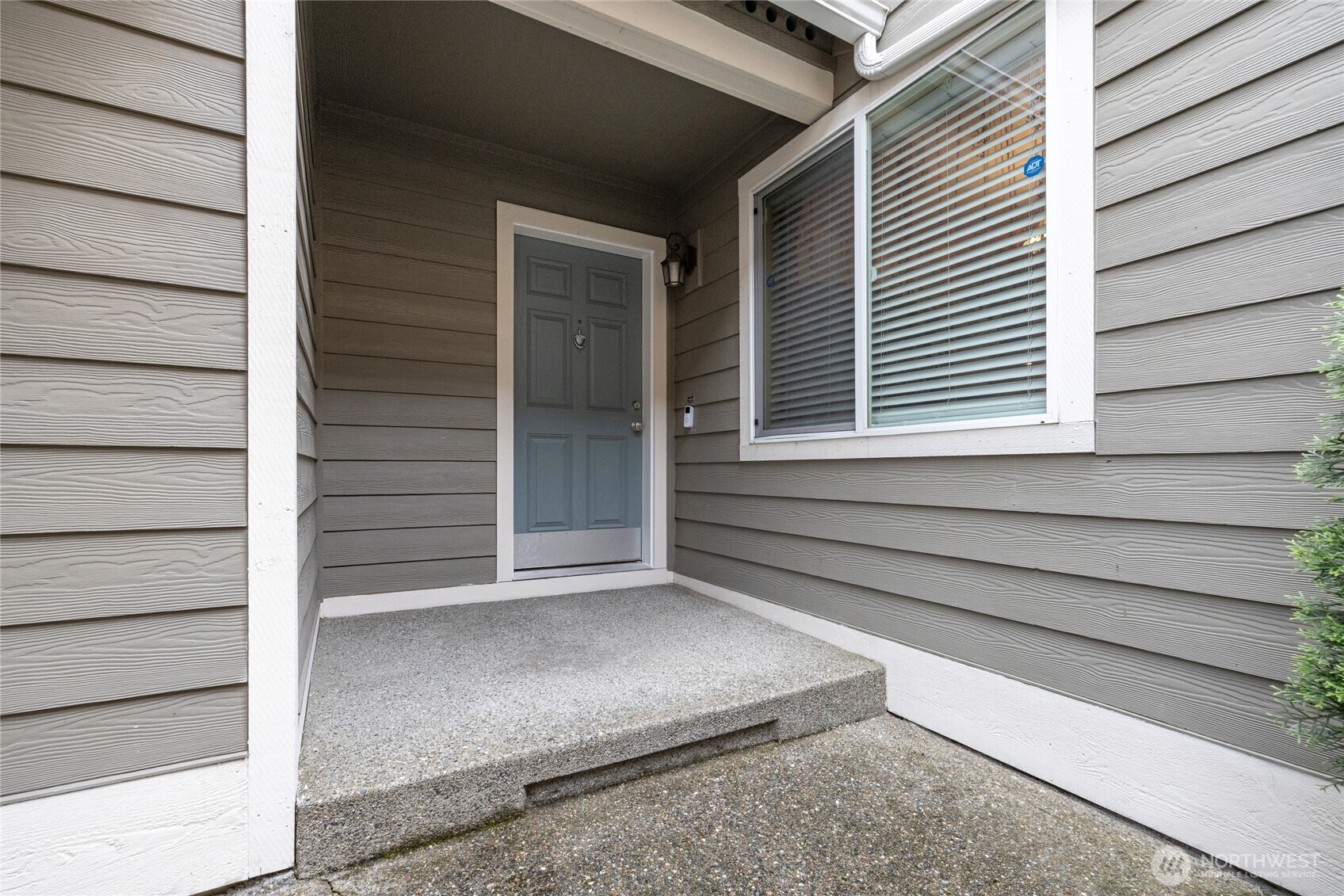 7230 178th Street Property Photo 2