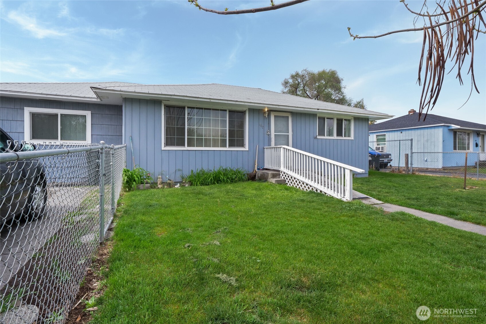 542 N Central Drive Property Photo 5