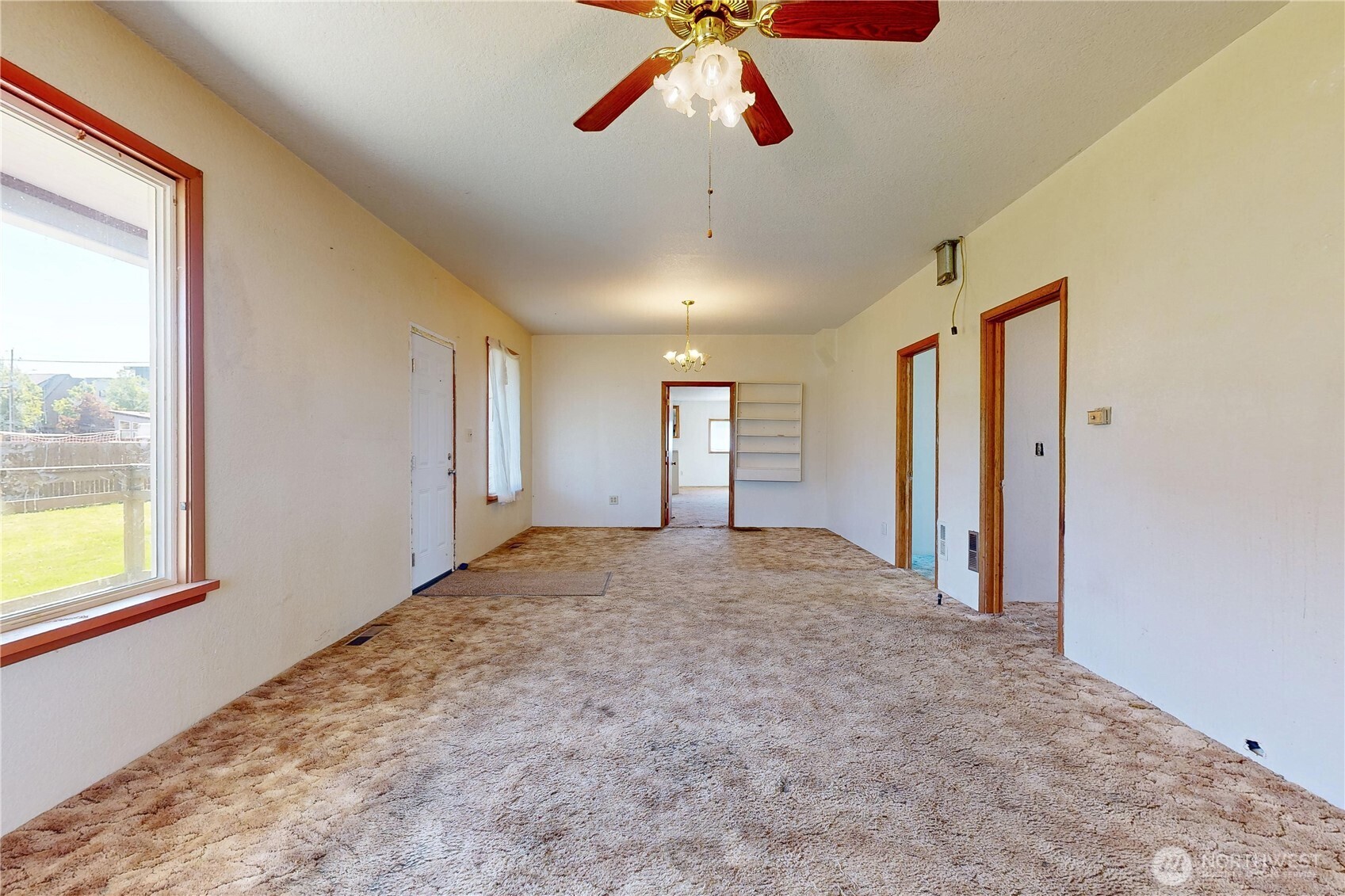 319 W Cherry Street Property Photo 2