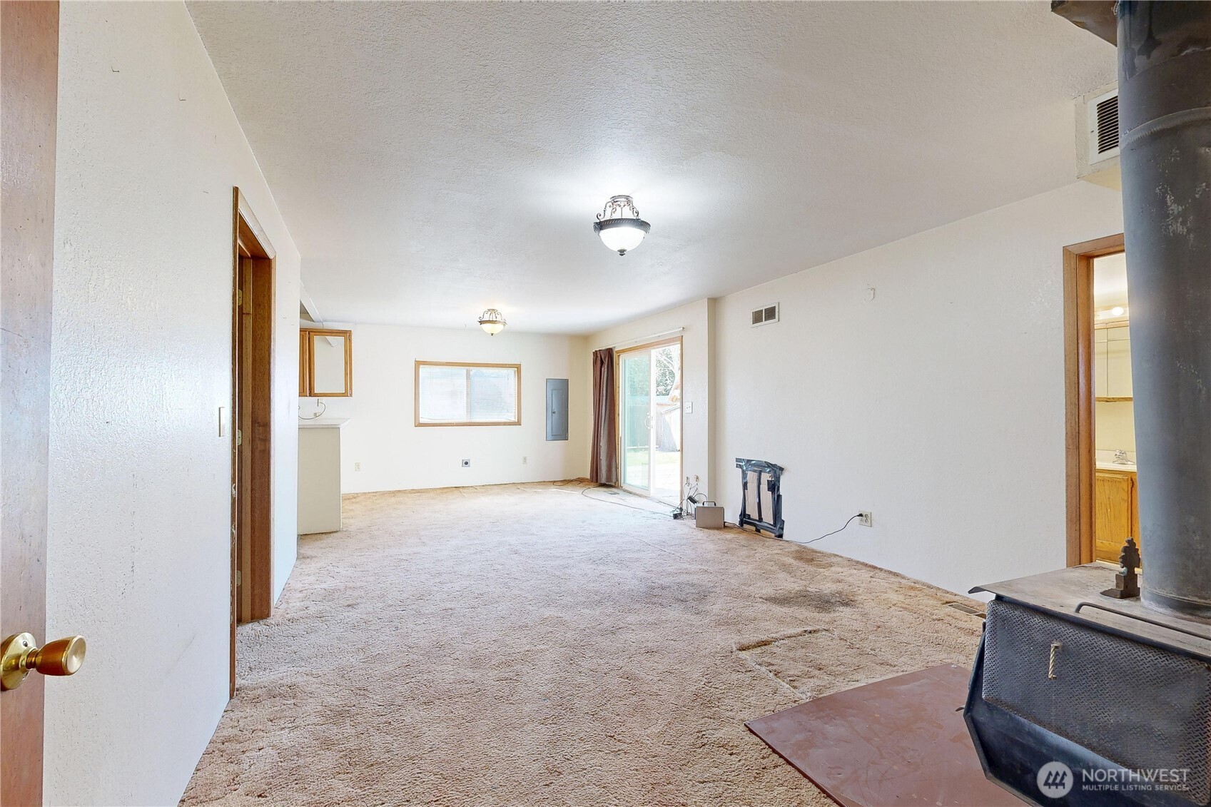 319 W Cherry Street Property Photo 4