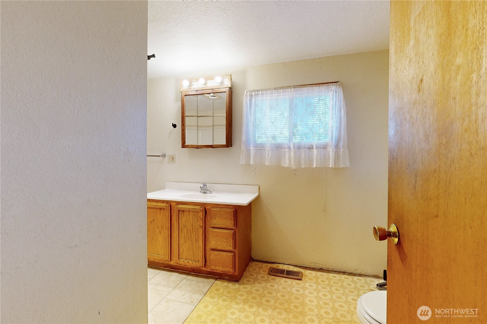 319 W Cherry Street Property Photo 13
