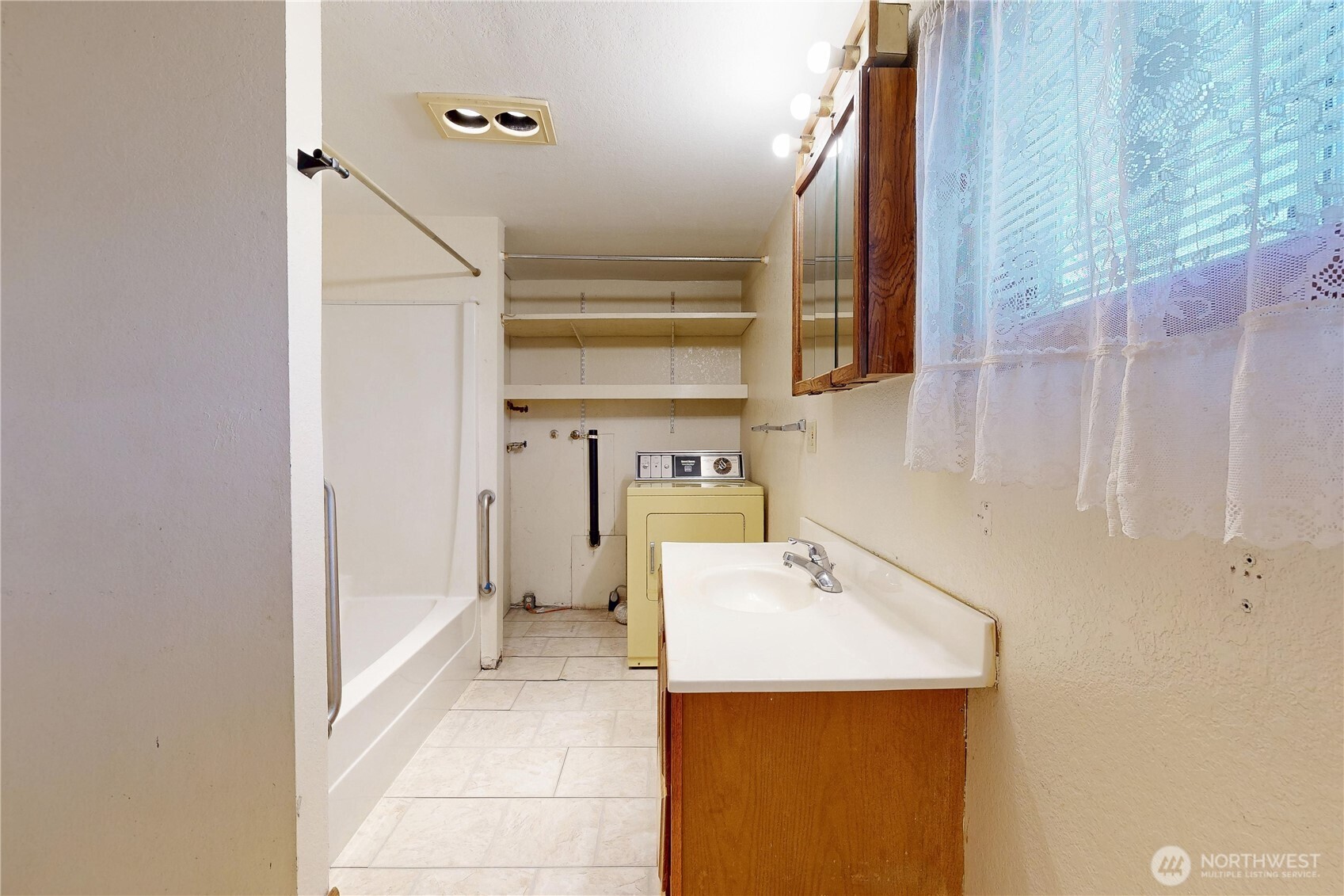 319 W Cherry Street Property Photo 14