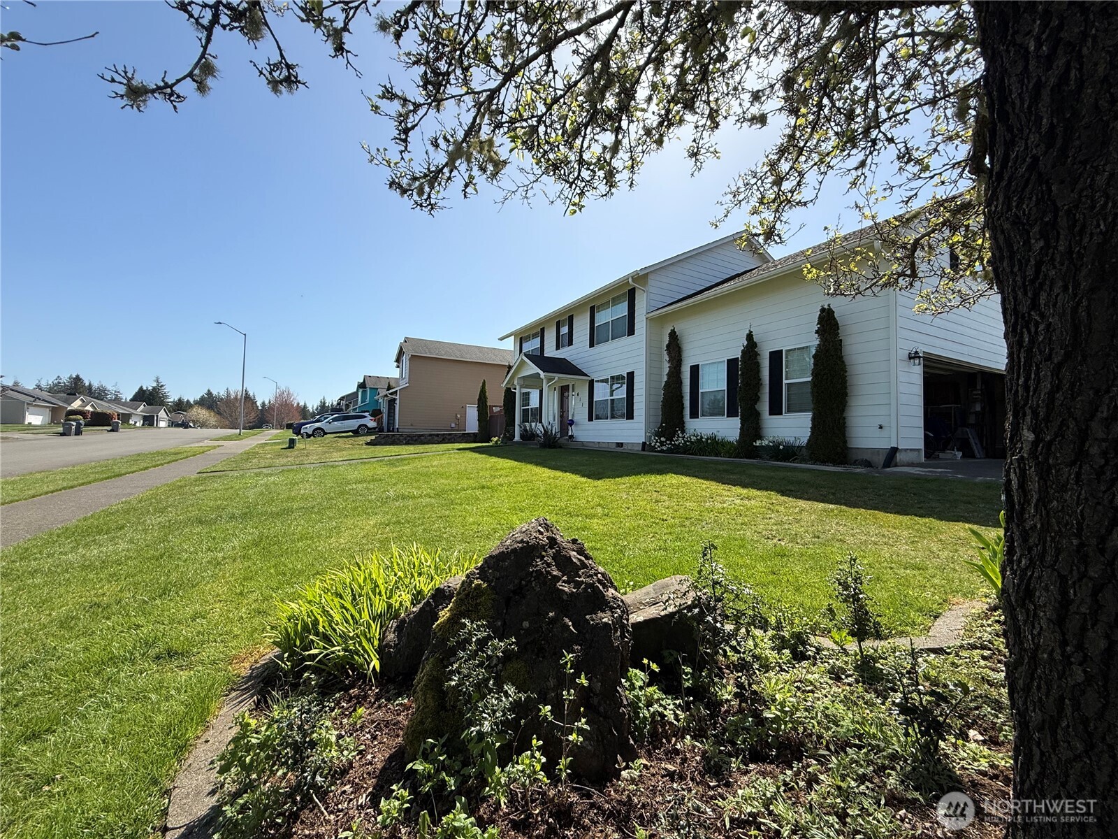 611 Andrews Avenue Property Photo 33