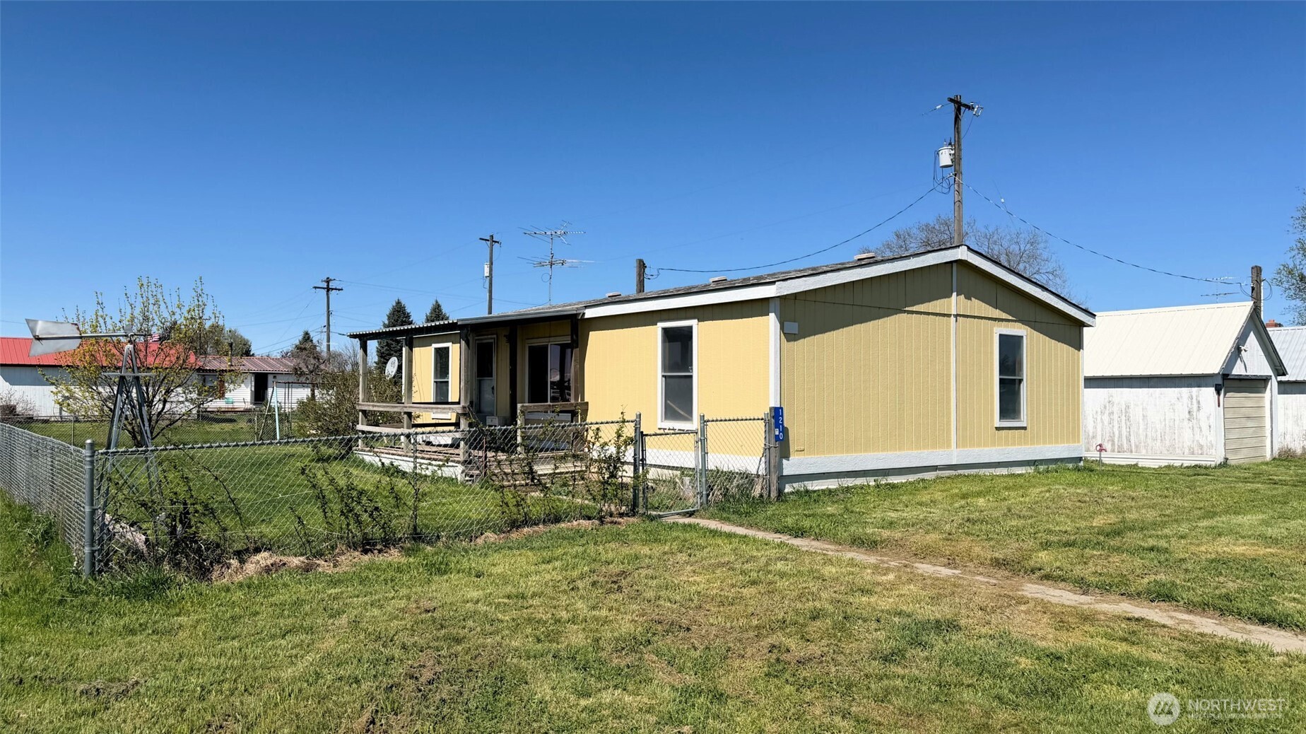 1210 2nd Street Property Photo 2