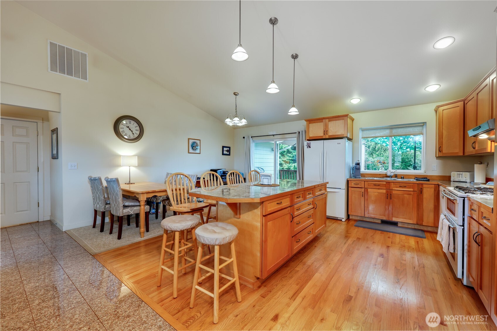 2560 Ne William E Sutton Road Property Photo 8
