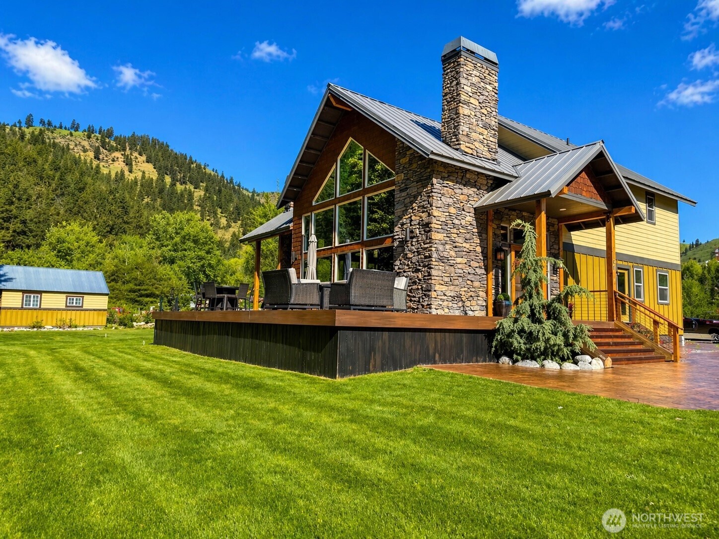 180 Country River Lane Property Photo 2