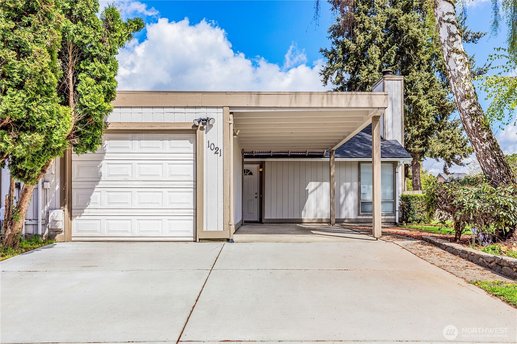 1021 30th Street Property Photo 1