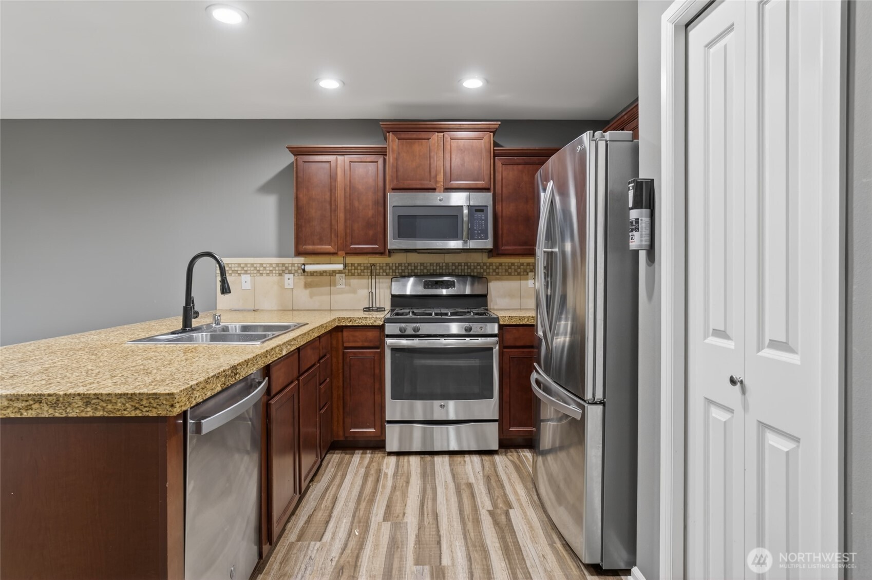 4224 E T Street Property Photo 5