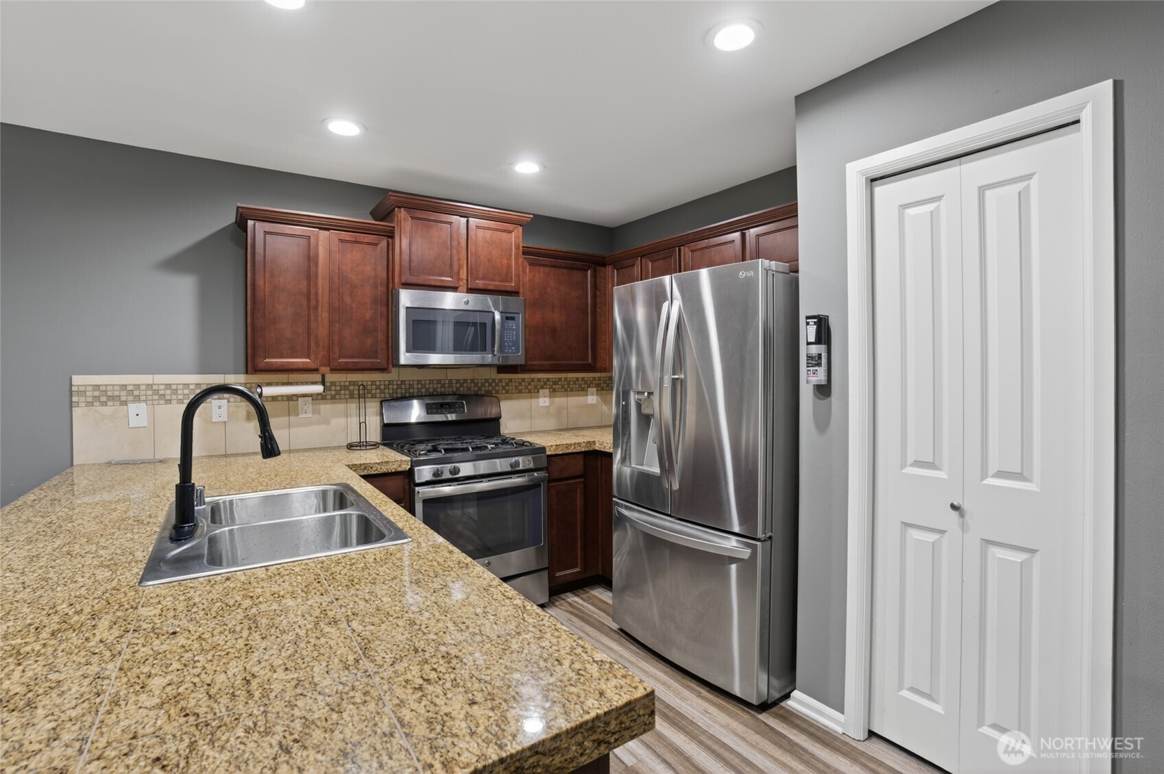 4224 E T Street Property Photo 6