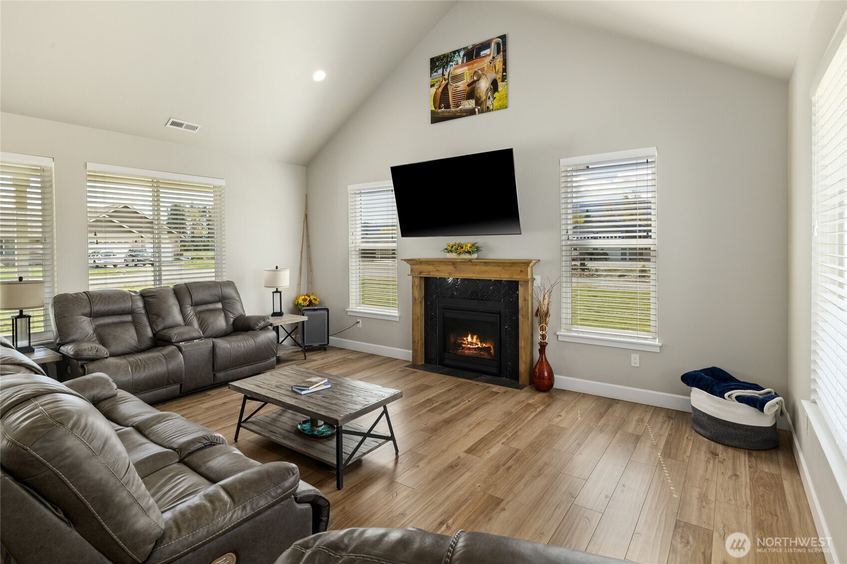 370 Deer Meadow Drive Property Photo 5