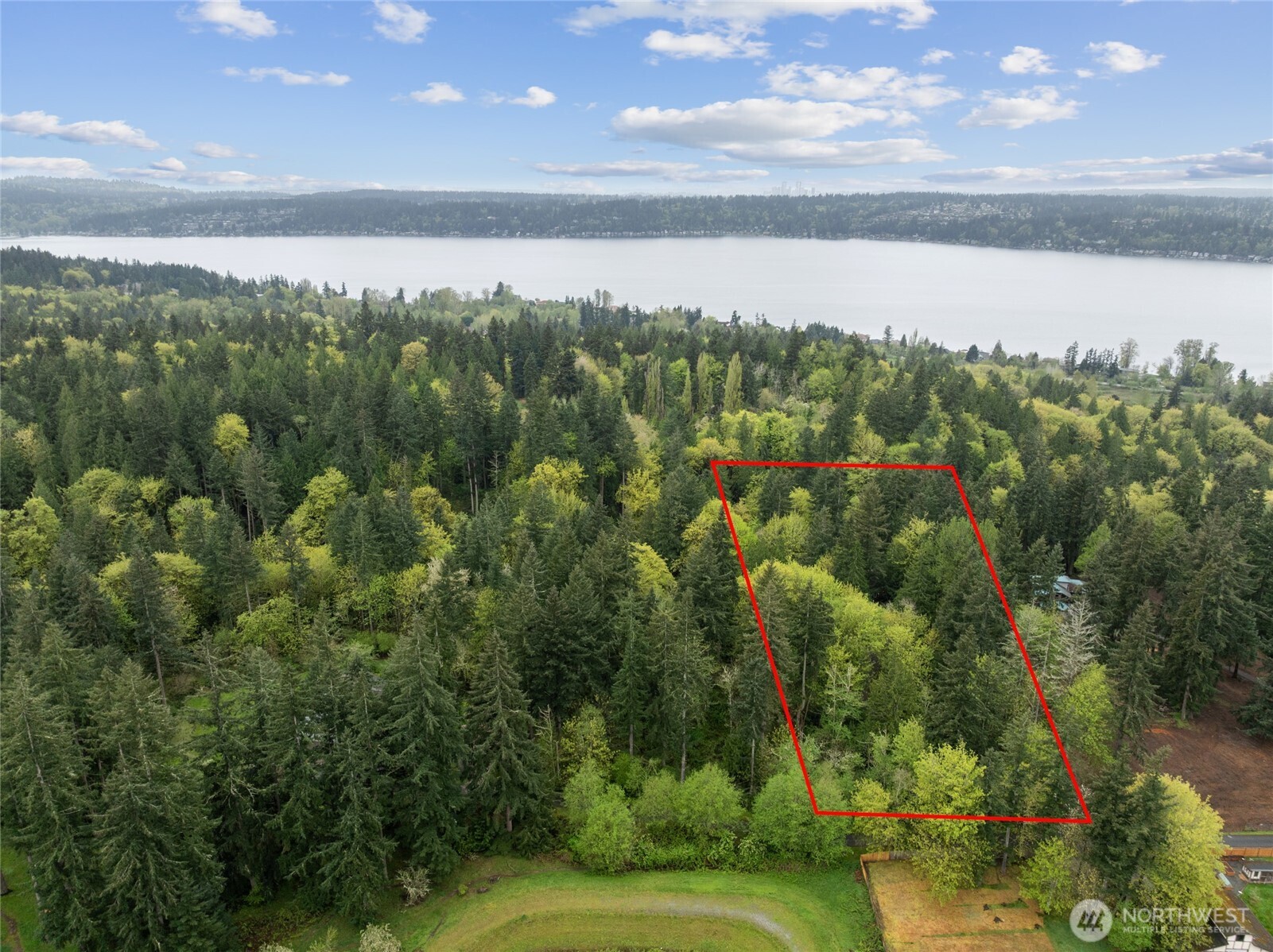 611 208th Avenue Property Photo 1