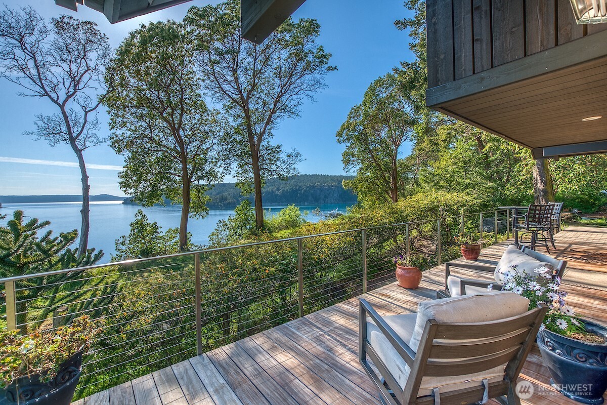 5686 Deer Harbor Road Property Photo 9