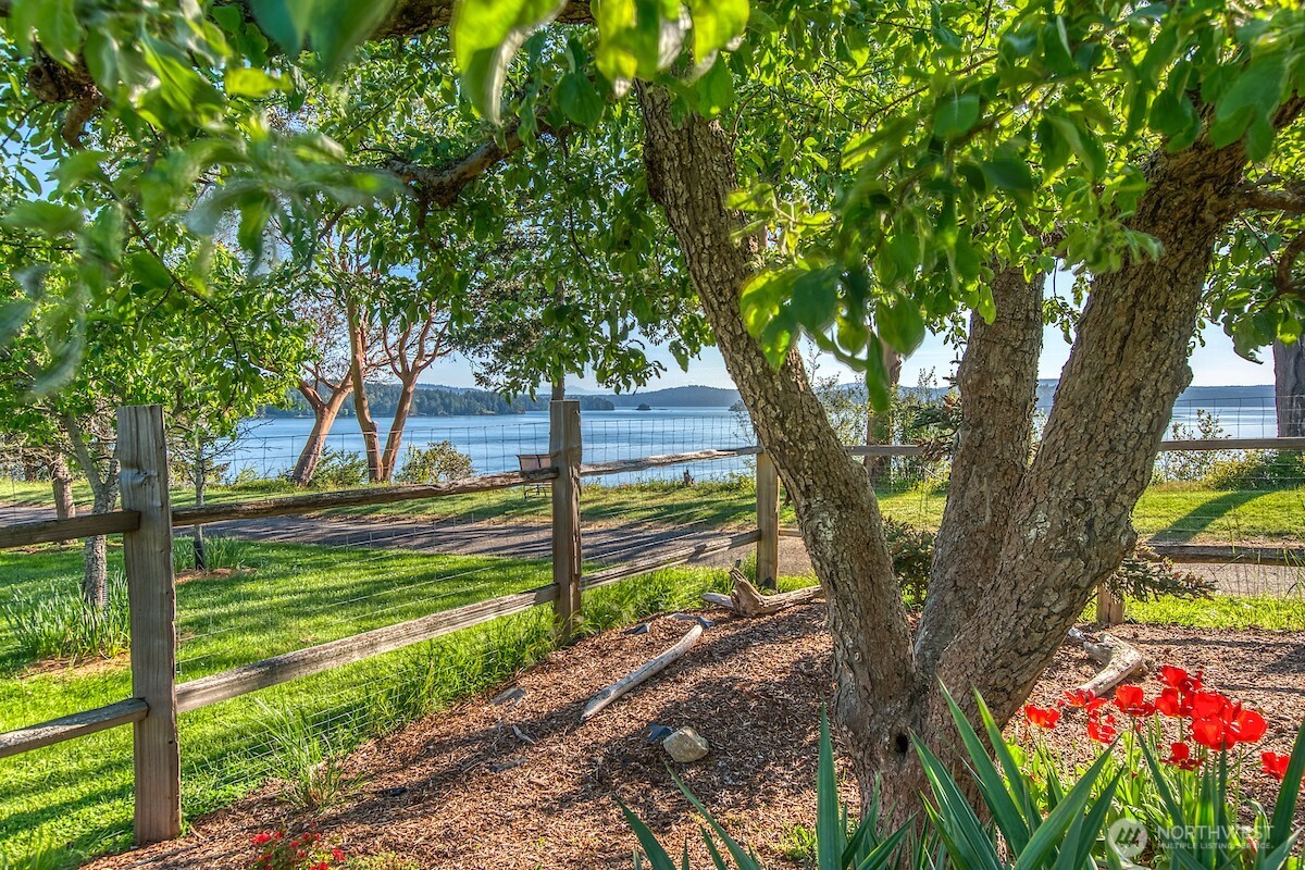 5686 Deer Harbor Road Property Photo 10