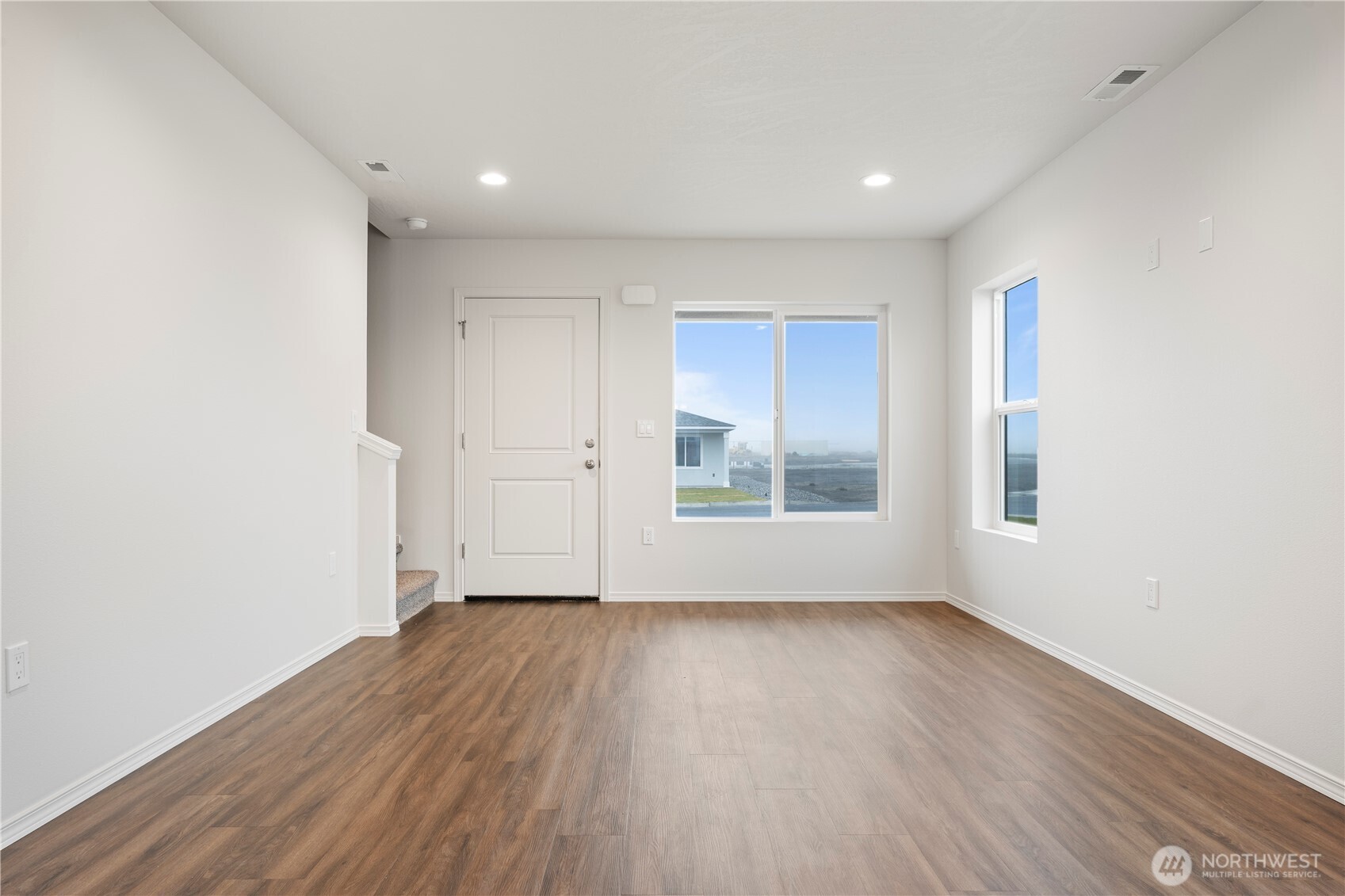 103 Poplar Street Property Photo 4
