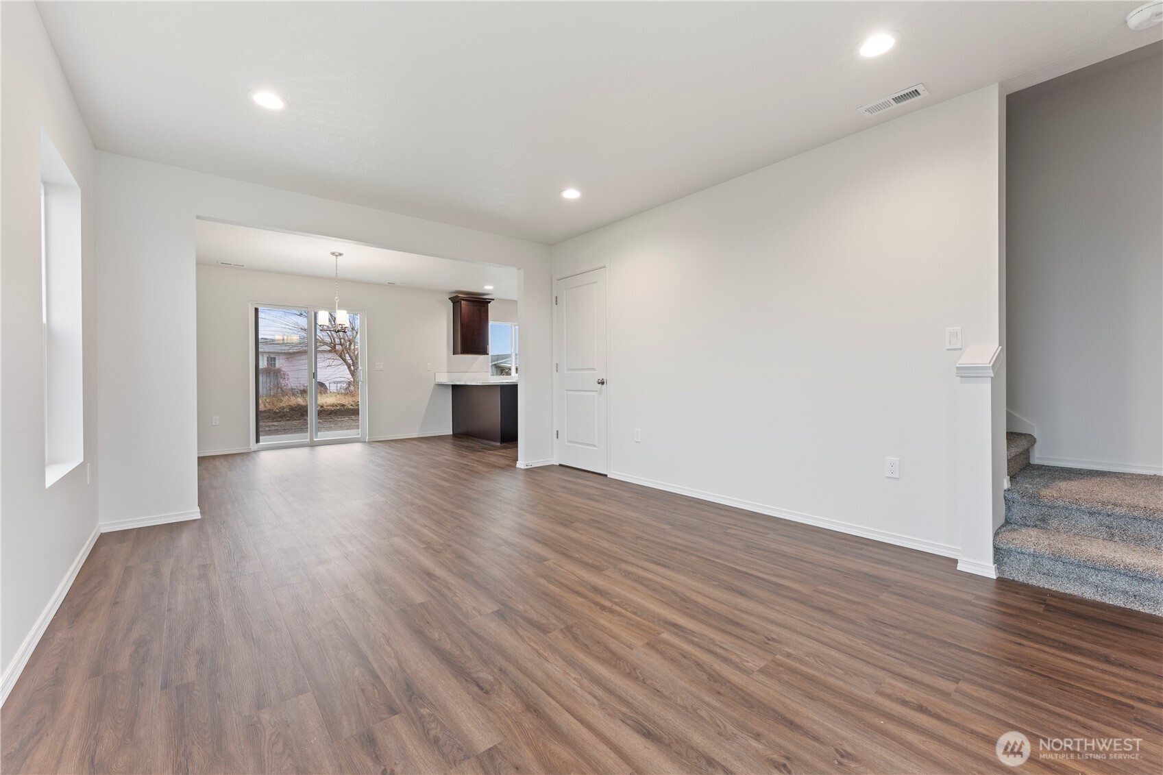 103 Poplar Street Property Photo 6
