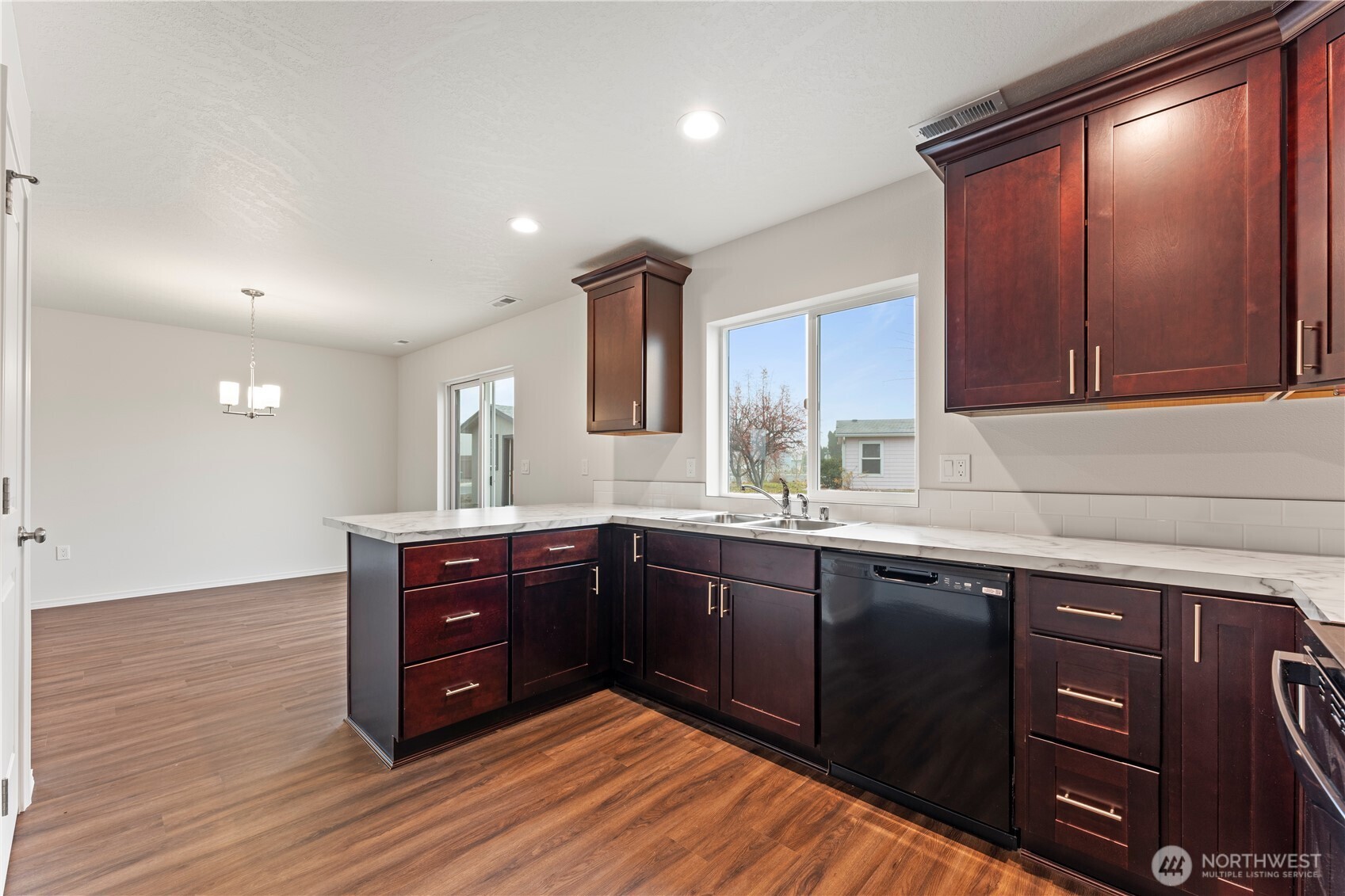 103 Poplar Street Property Photo 11