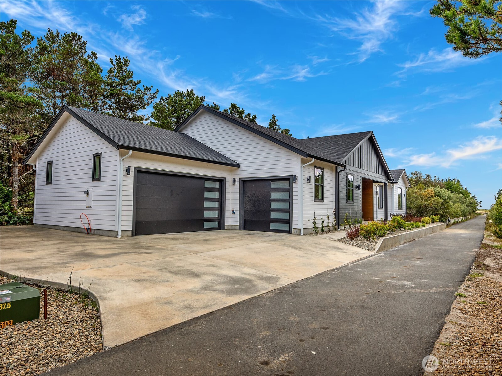 703 Shoreview Drive Property Photo 1
