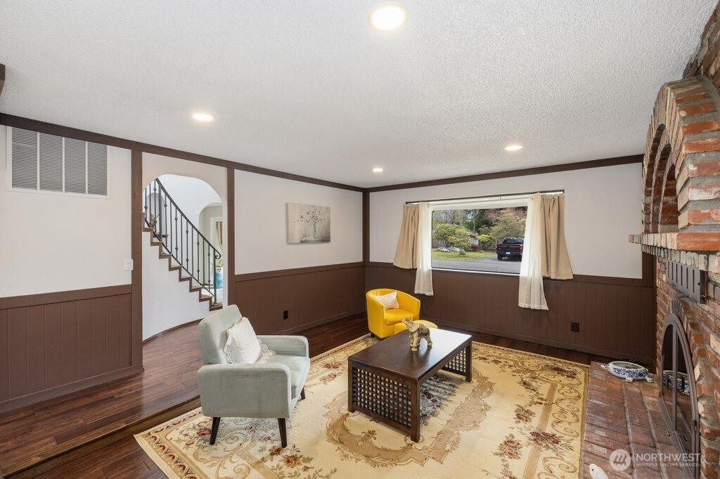 6423 76th Street Ct Property Photo 8