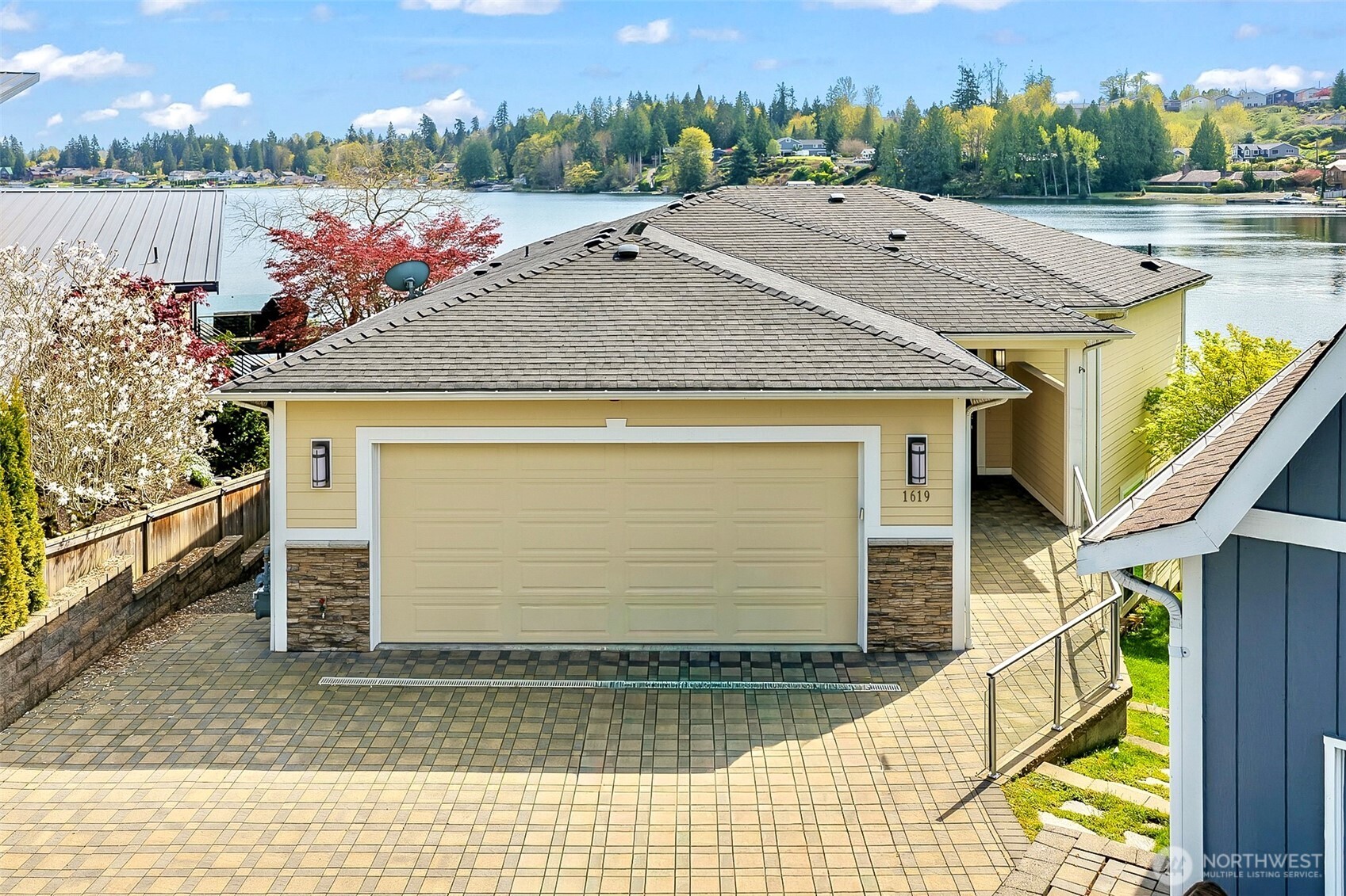 1619 Vernon Road Upper Property Photo 5
