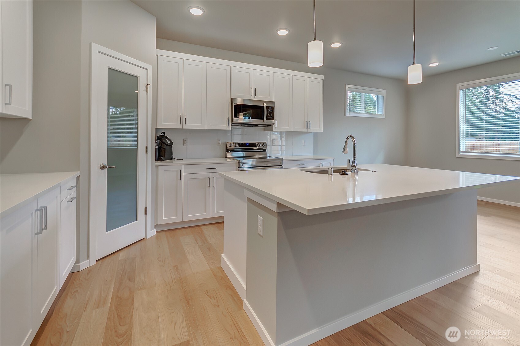 18310 37th Avenue Ct Property Photo 4