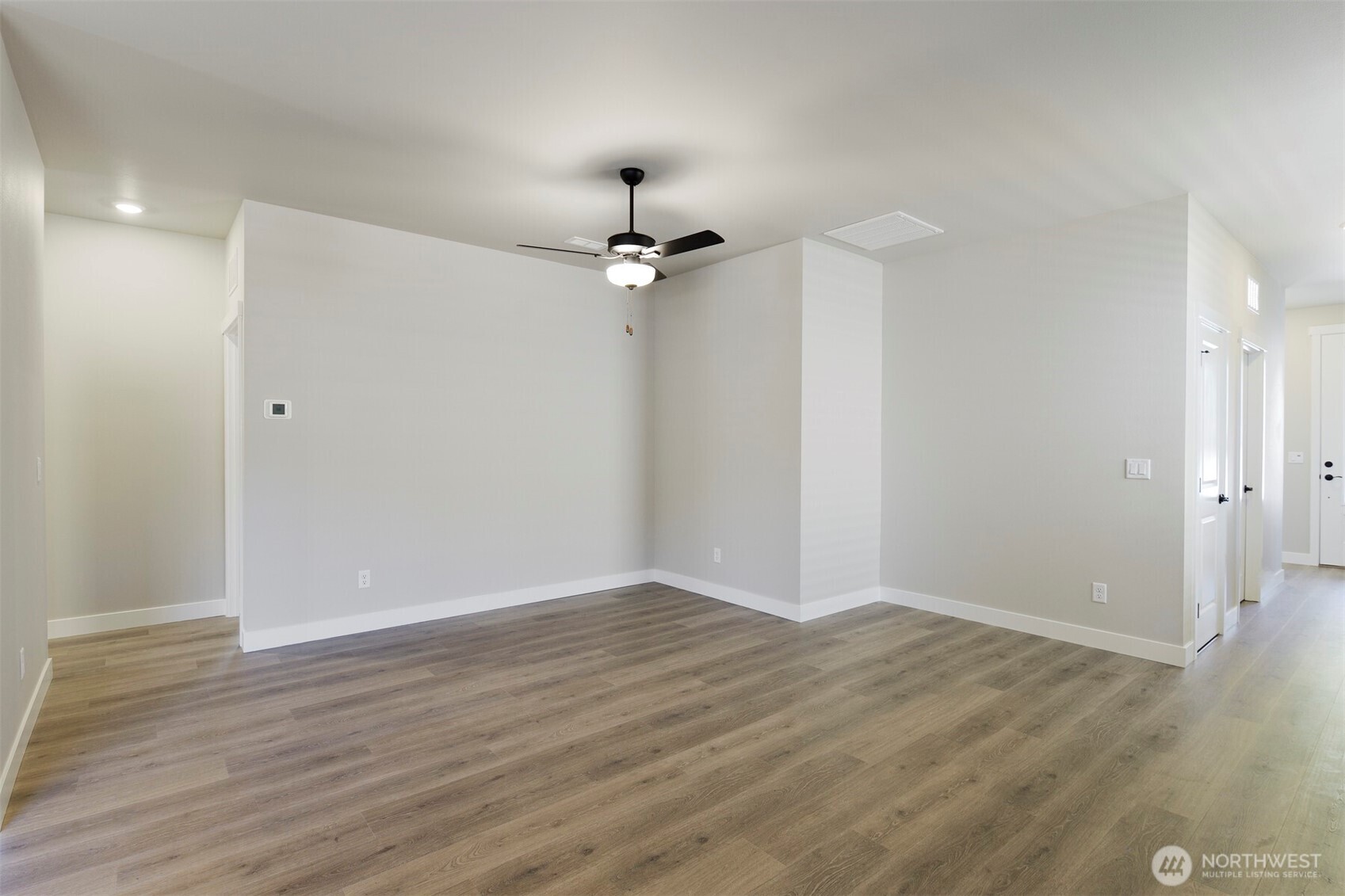 5922 Lost City Lane Property Photo 3
