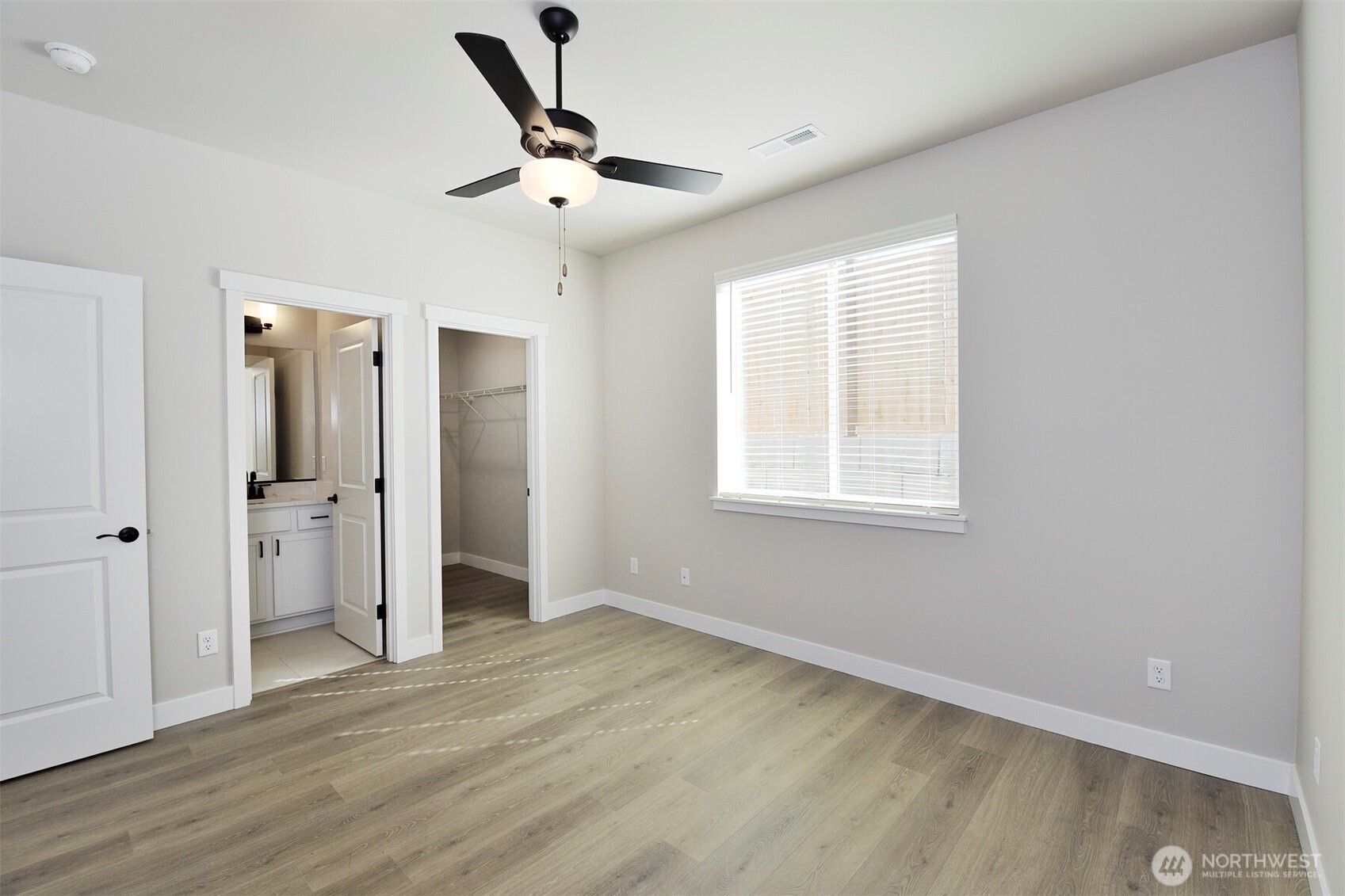 5922 Lost City Lane Property Photo 8