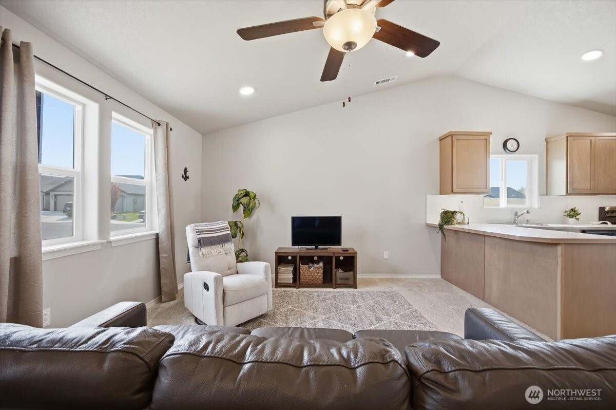 700 Regina Place Property Photo 5