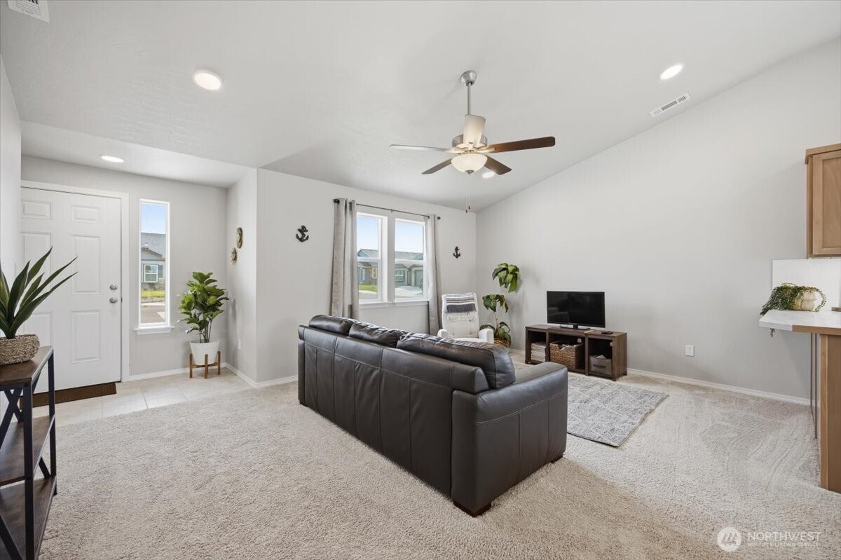 700 Regina Place Property Photo 6