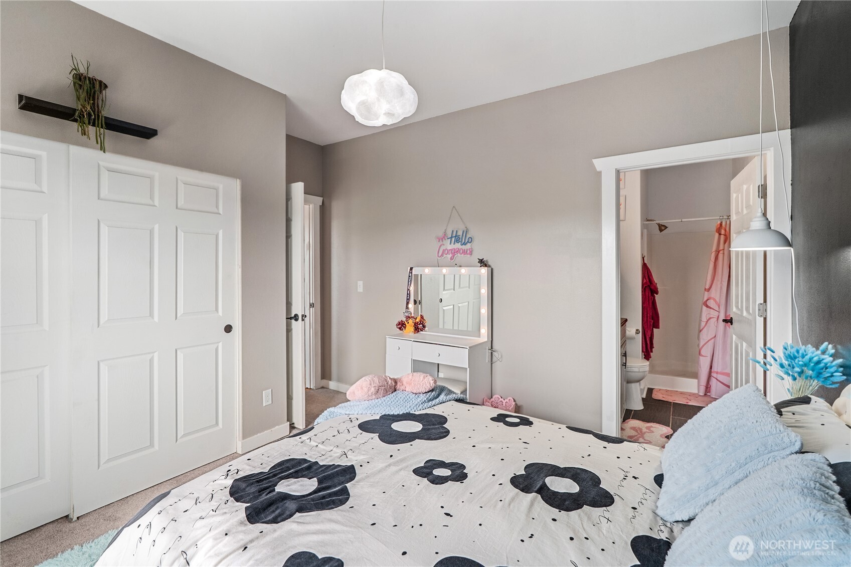 230 Swiss Avenue Property Photo 8